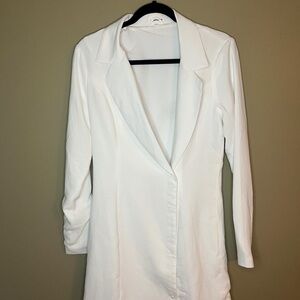 Superdown Classic White Blazer Women’s Medium